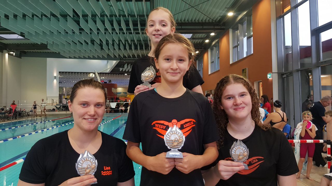 Foto, von links: Lina Thomßen, Jannika Hutter, Amelie Oldenettel und Lina Tönnies. Fotografin: Garnet Thomßen.