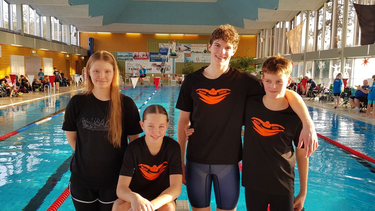 Foto, von links: Janne Thomßen, Lena Berlinska, Lukas Angermeyer und Luca Schröter. Fotografin: Garnet Thomßen.