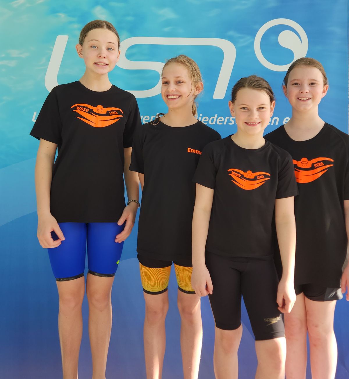 Foto, von links: Lena Berlinska, Emma Woogk, Elisa Konrad, Svea Fischer; es fehlt: Fabian Hoffmann. Fotografin: Lina Thomßen.